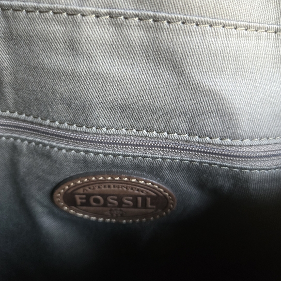 Fossil Metallic Silver Leather Messenger Bag - Picture 15 of 17